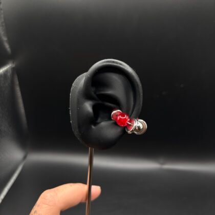 gros earcuff argenté et rouge